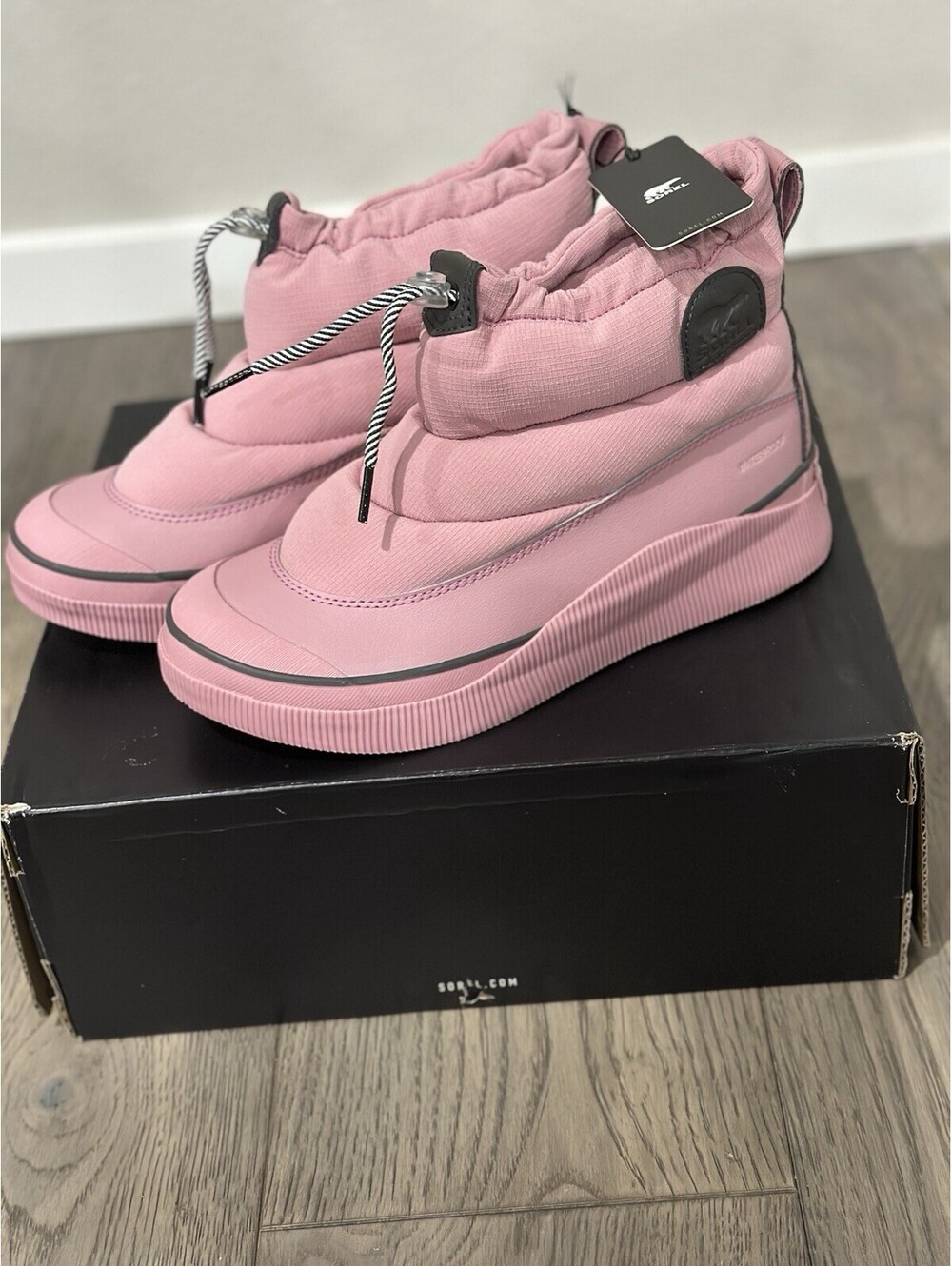 SOREL Out N About IV Puffy Waterproof Boots, Dazed Mauve / Jet Size 8 New